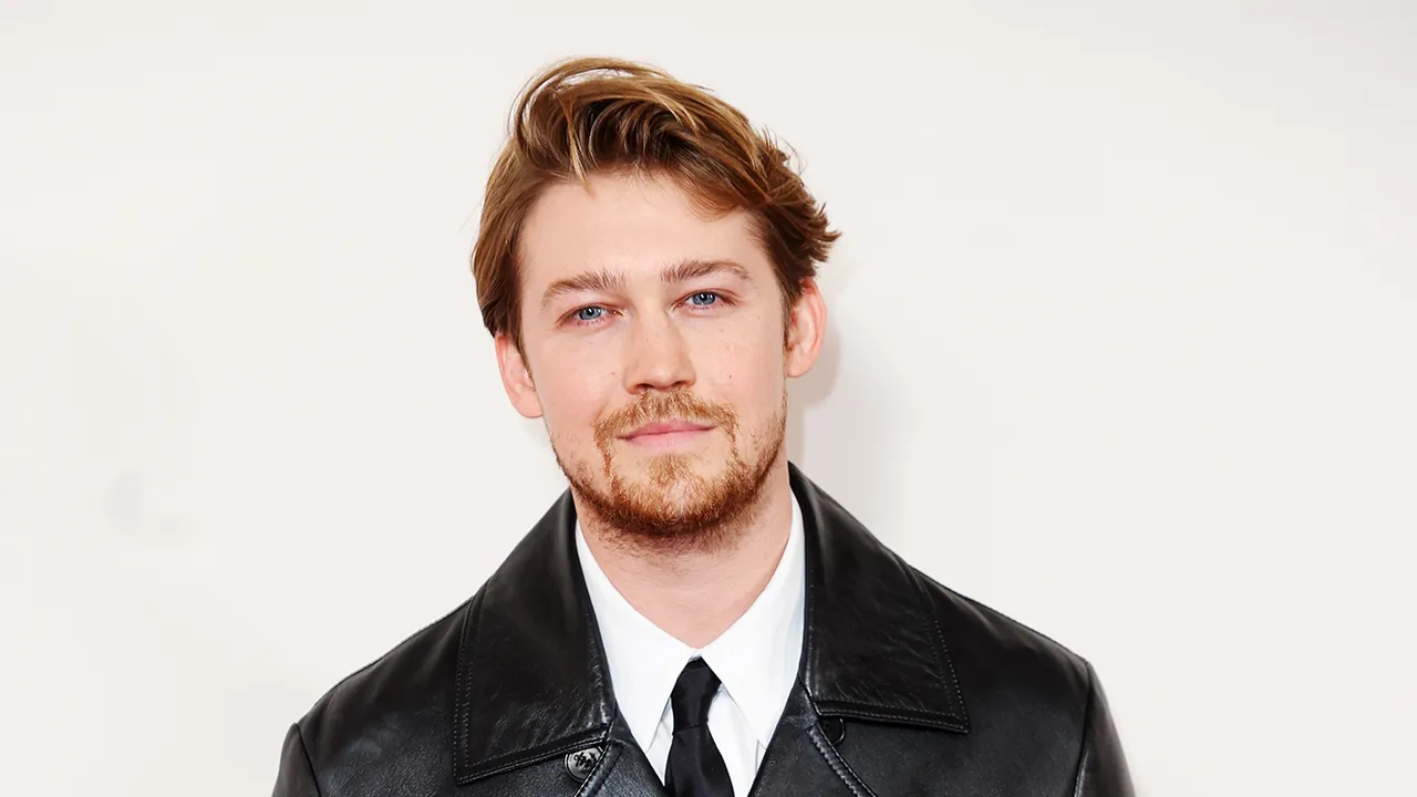 Joe Alwyn Net Worth: Age, Bio, Spouse, Height, & Facts